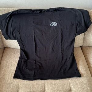 Nike SB T-Shirt size Large